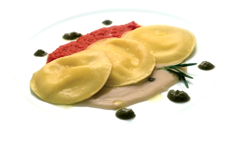 Panciotti con vellutata di fagioli di Controne e crema di pomodorini del piennolo